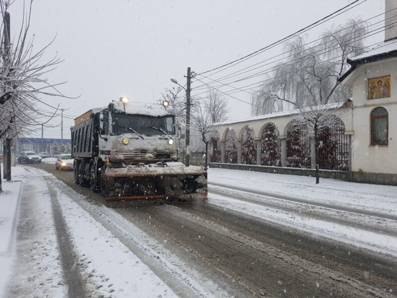 șapte utilaje de deszăpezire au acționat în sibiu după ninsoarea de noaptea trecută