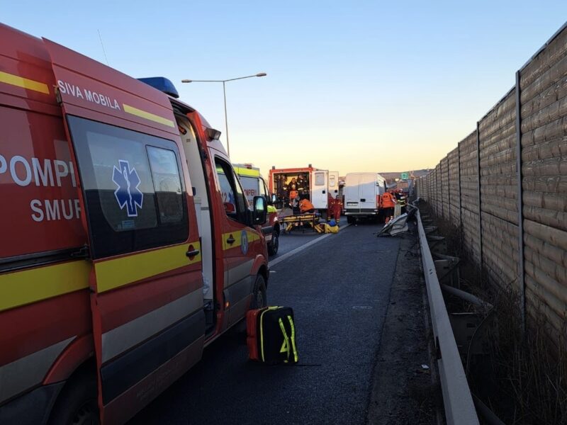 Starea răniților din accidentul de vineri dimineață de pe autostrada A1 Sibiu. A intervenit elicopterul Smurd (foto)