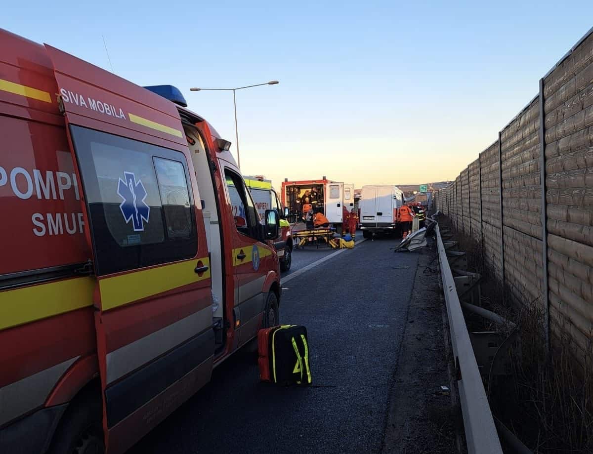 Starea răniților din accidentul de vineri dimineață de pe autostrada A1 Sibiu. A intervenit elicopterul Smurd (foto)