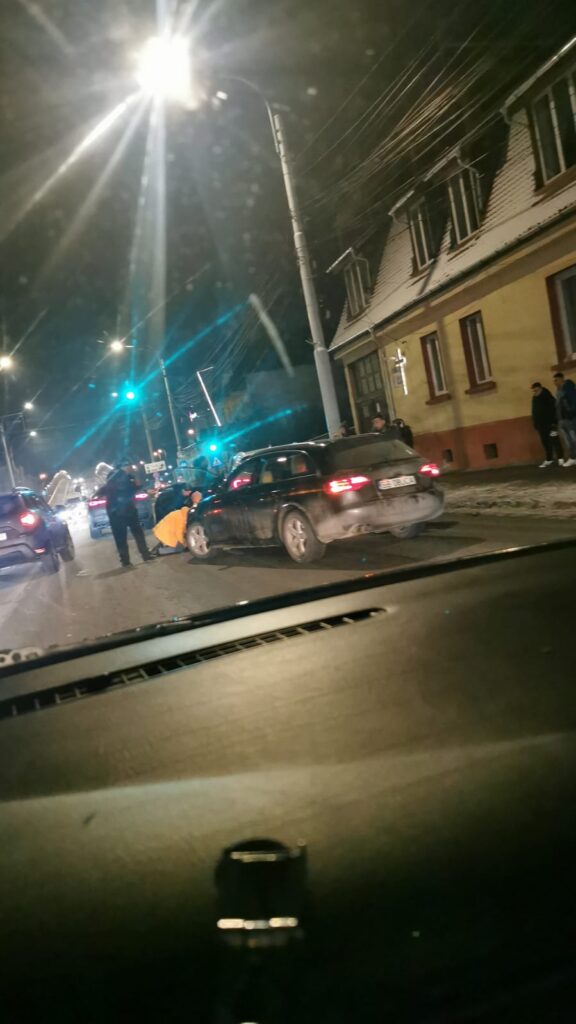 accident pe bulevardul coposu. un șofer neatent a tamponat o mașină din fața sa