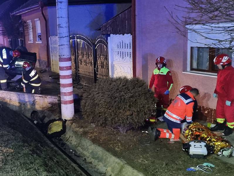 tată și fiu morți în accidentul devastator de miercuri dimineață la copșa mică. singura supraviețuitoare, mama minoră, e internată în spital