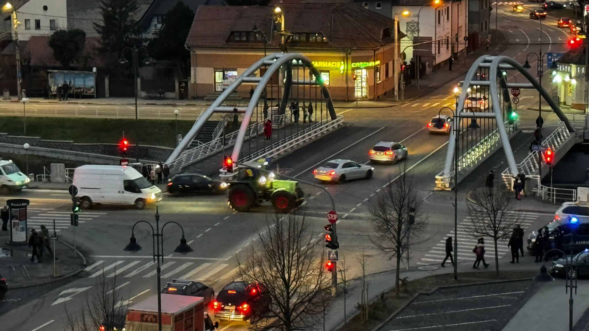 Protestul fermierilor și transportatorilor la Sibiu. Se îndreaptă către ieșirea din municipiu (live text, foto, video)