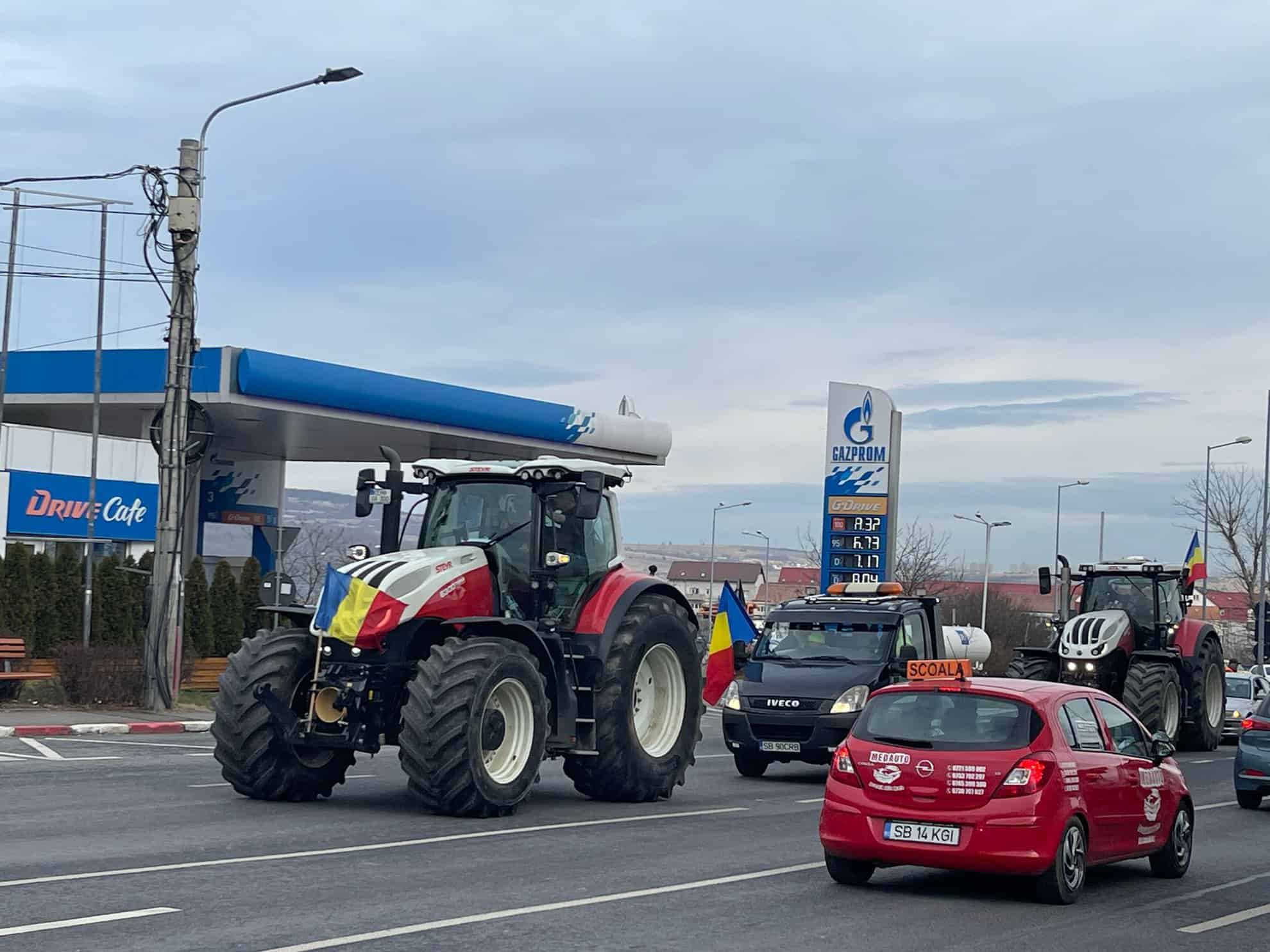 Protestul fermierilor și transportatorilor la Sibiu. Se îndreaptă către ieșirea din municipiu (live text, foto, video)