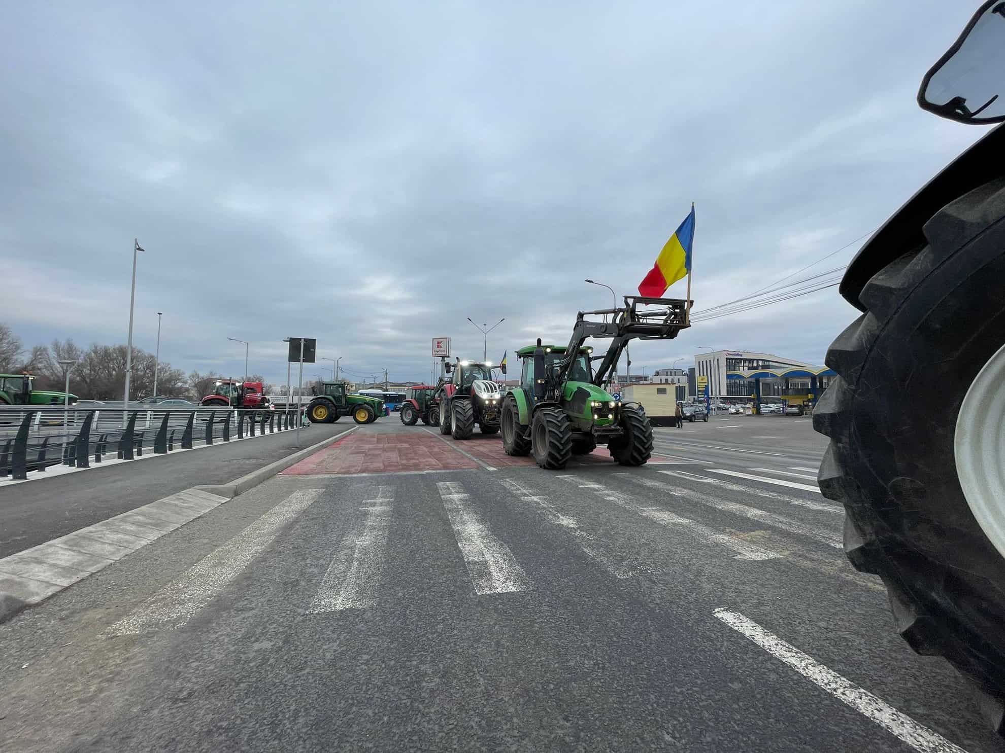 Protestul fermierilor și transportatorilor la Sibiu. Se îndreaptă către ieșirea din municipiu (live text, foto, video)