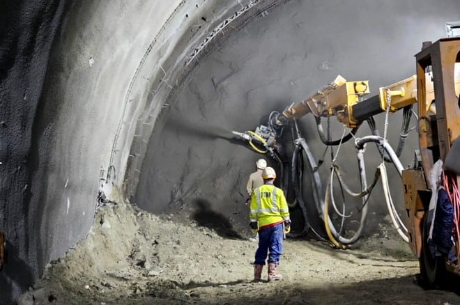 cum arată primul tunel de autostradă din românia, săpat în stâncă. este pe a1, sibiu - pitești