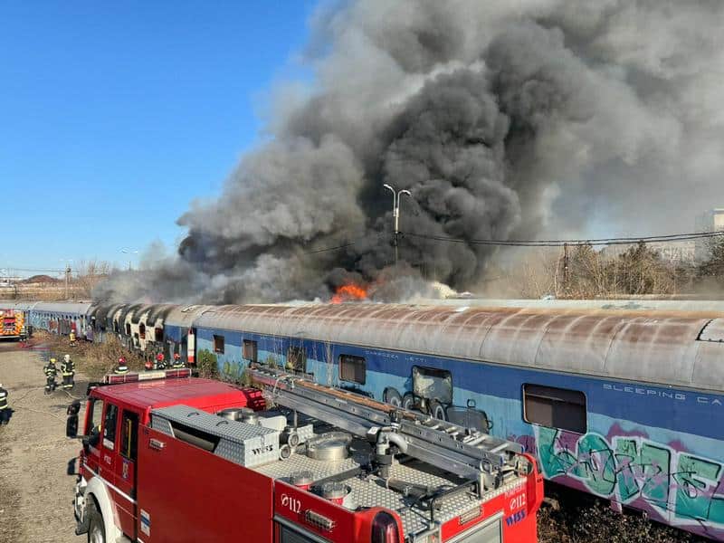 incendiu în gara basarab din bucurești. două vagoane au luat foc