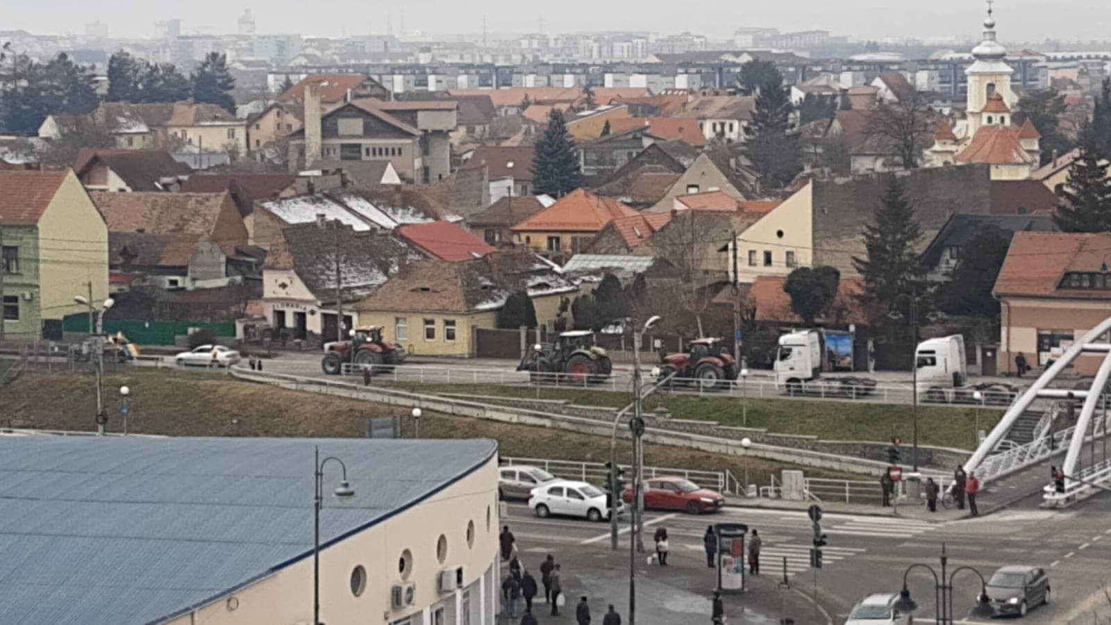 Protestul fermierilor și transportatorilor la Sibiu. Se îndreaptă către ieșirea din municipiu (live text, foto, video)