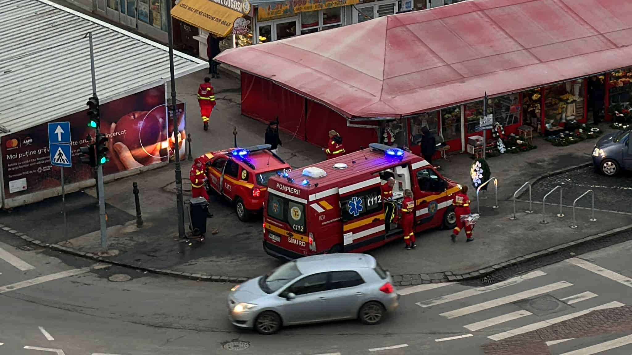 Bărbat găsit căzut printre tarabe la Piața Cibin. Nu este primul caz de acest gen