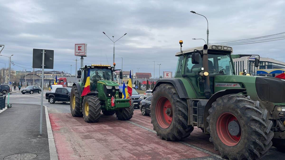 Fermierii reiau protestele prin Sibiu, începând de vineri. Peste 400 de tractoare și camioane vor mărșălui pe principalele artere