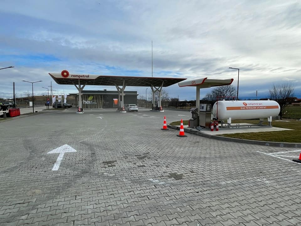 două noi benzinării pe autostrada sibiu - deva, în zona cristian (foto)