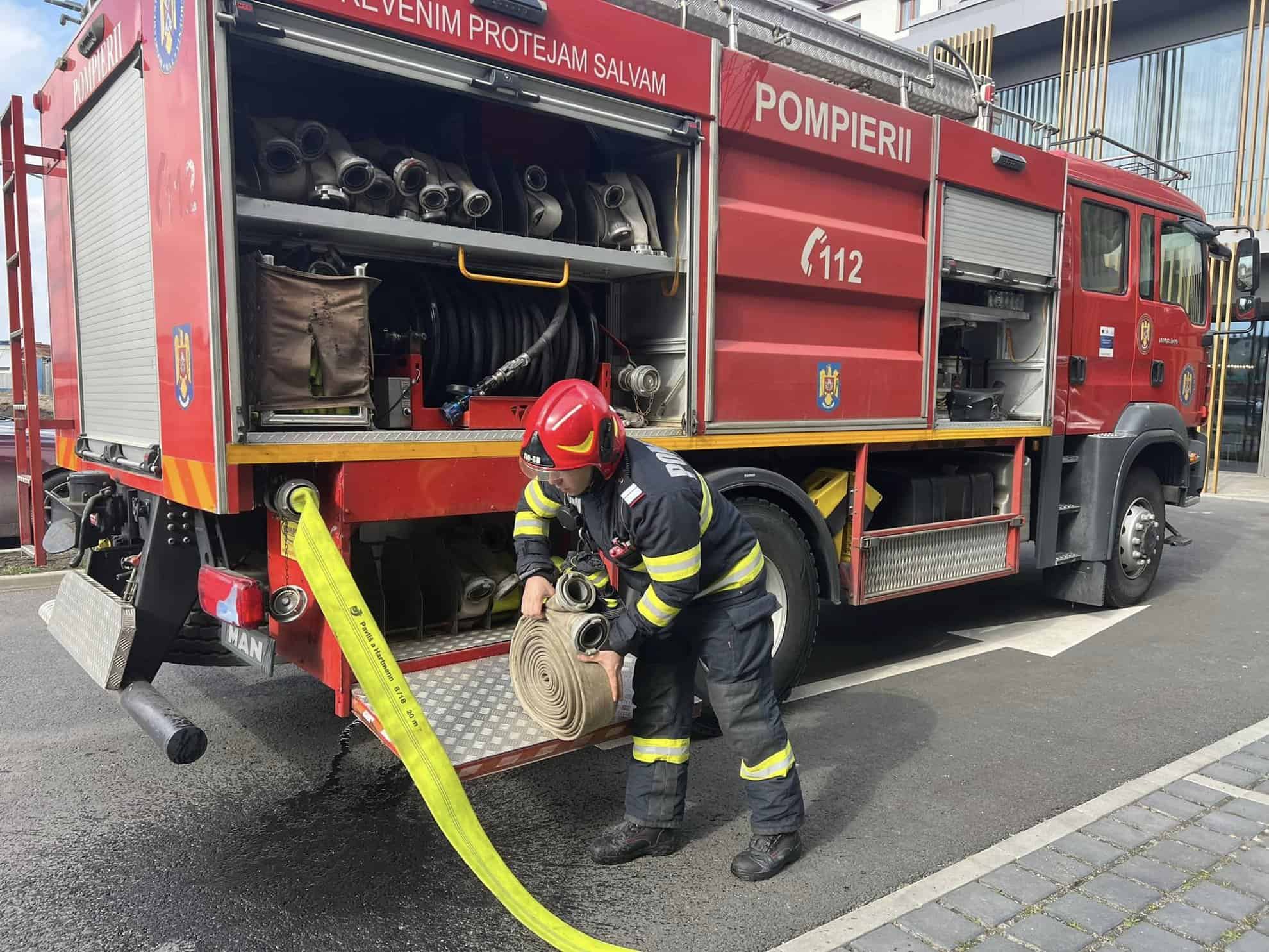 Exercițiu pe bulevardul Victoriei la cel mai nou hotel din Sibiu. Mai mulți pompieri sunt prezenți în zonă (update foto)