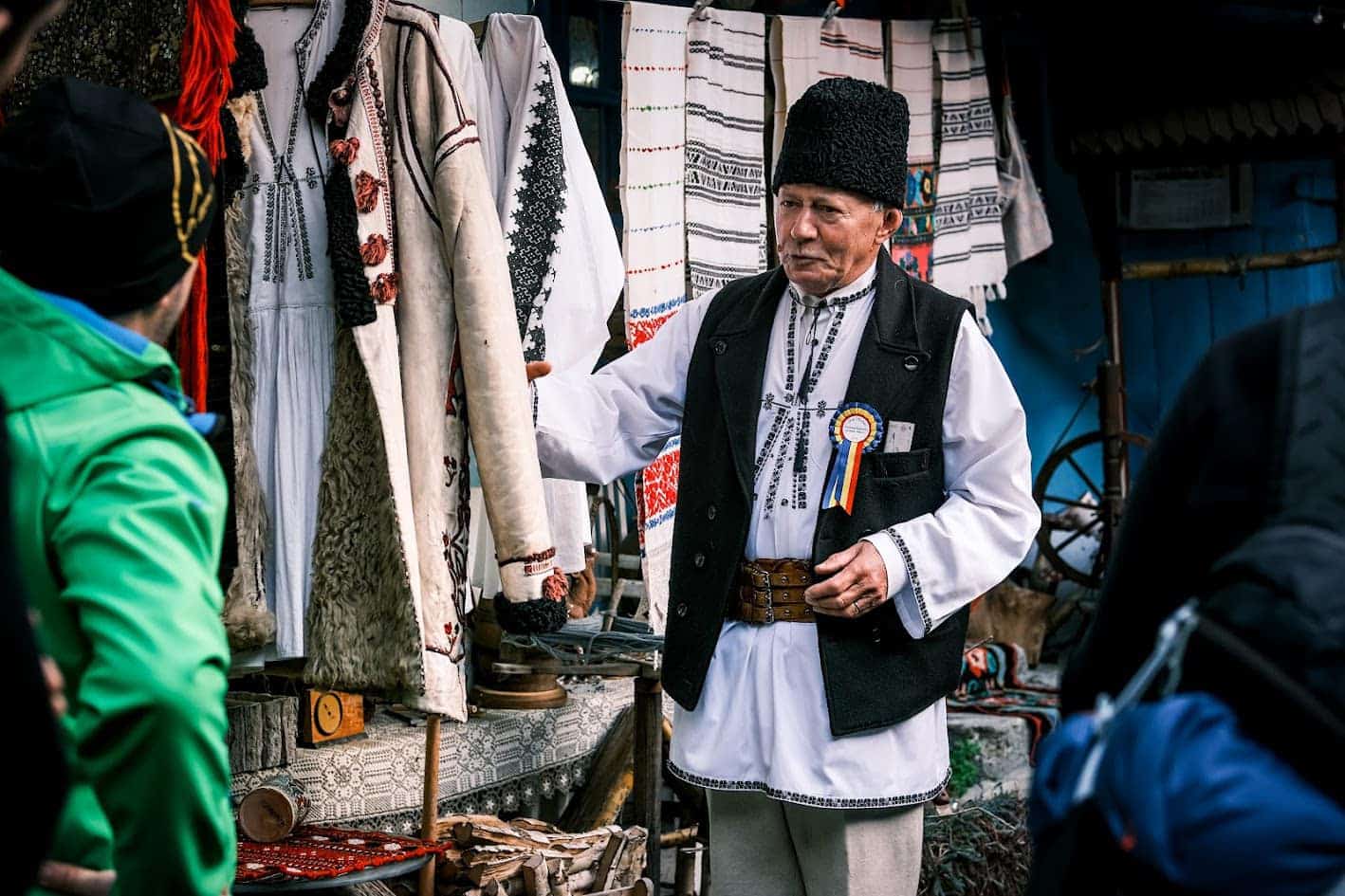 Povestea lui Moș Pavel: Un moldovean mândru care păstrează tradițiile vii în Rășinari (foto)