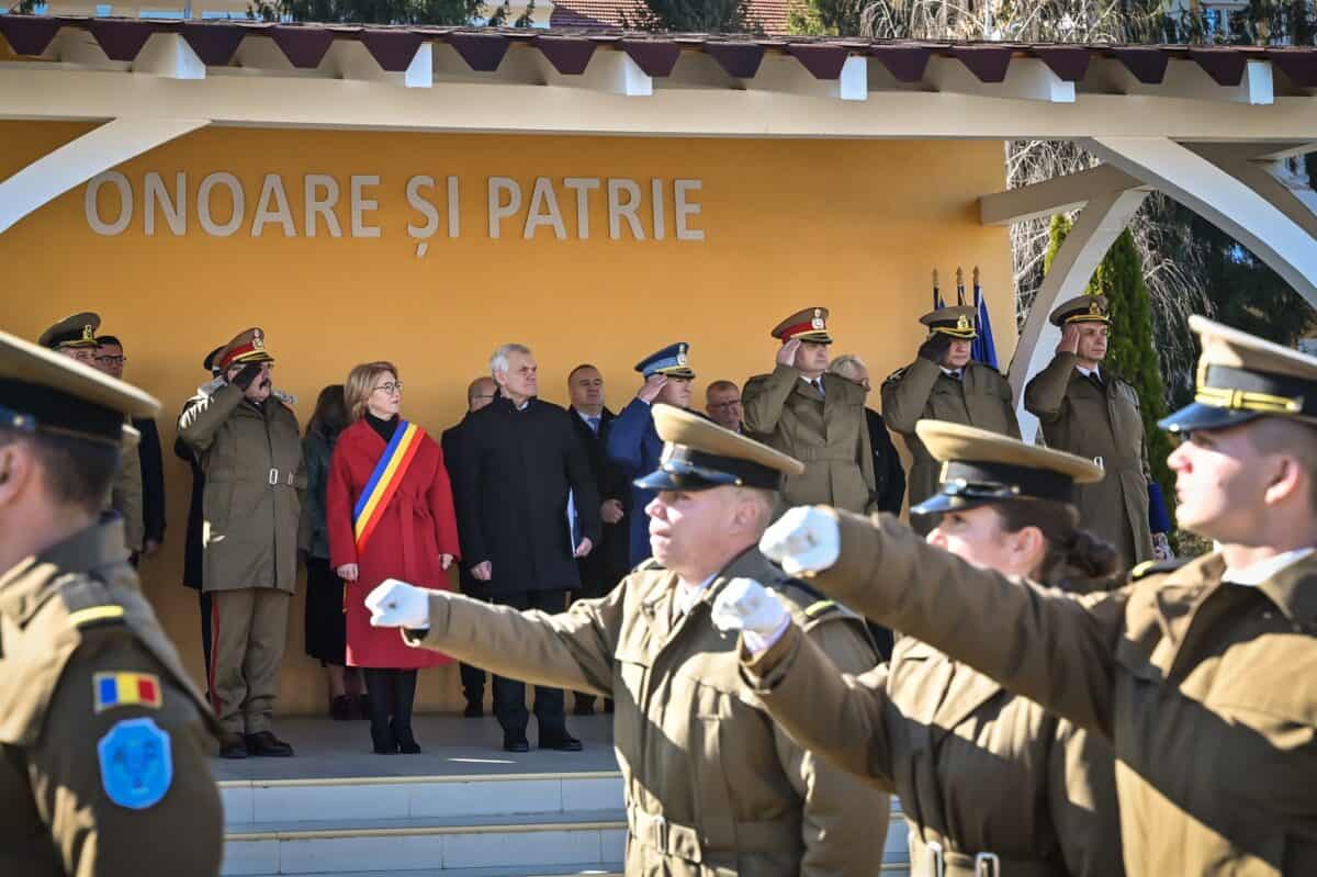 Școala Militară din Sibiu aniversează 5 ani de excelență în educația militară. Primarul Astrid Fodor: ”O instituție de prestigiu” (foto)