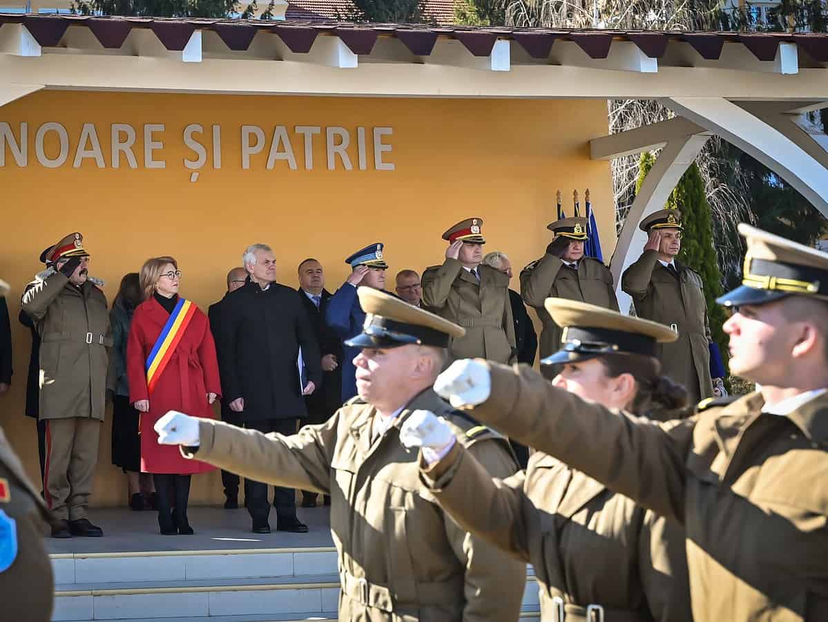 Școala Militară din Sibiu aniversează 5 ani de excelență în educația militară. Primarul Astrid Fodor: ”O instituție de prestigiu” (foto)