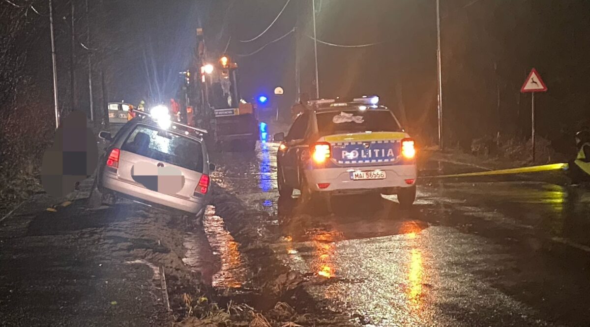 Polițist local lovit de o mașină la Cisnădie, în timp ce dirija traficul. Bărbatul de 37 de ani a fost grav rănit