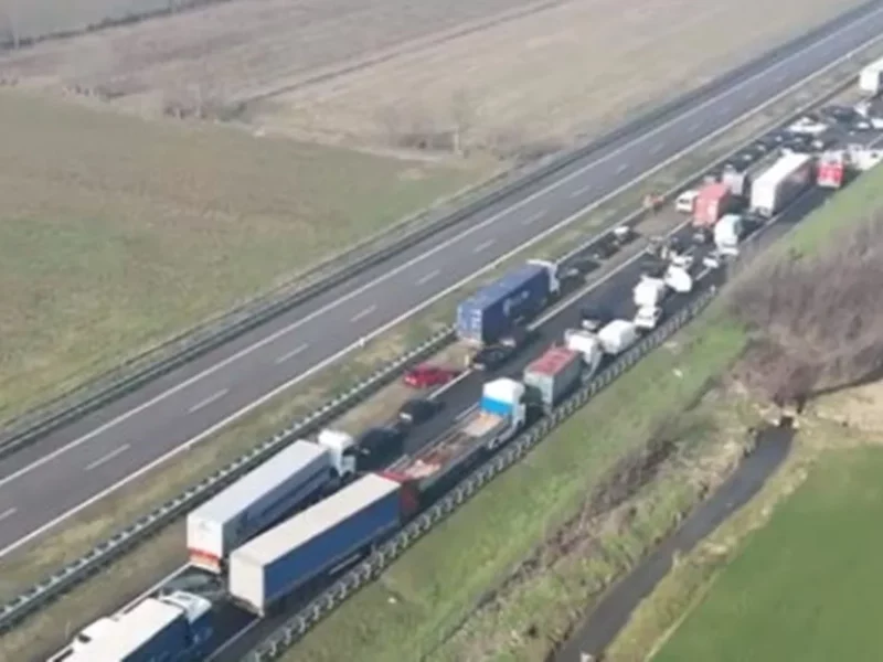 carambol cu o sută de mașini pe o autostradă din italia. două persoane au murit (video)