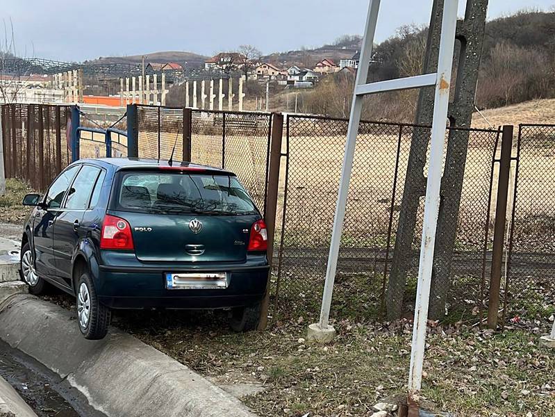 accident pe șoseaua sibiului din mediaș. șofer de 71 de ani rănit, dus la spital