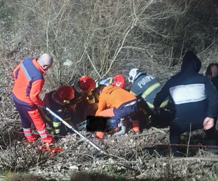 tânăr rănit după ce a căzut cu atv-ul într-o râpă între mohu și șelimbăr