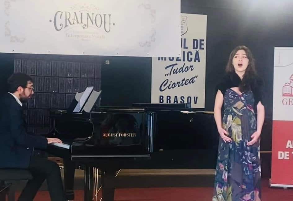 elevii de la liceul de artă ”recidivează”. maria, ionuț și lavina, pe podium la un concurs de muzică de la brașov