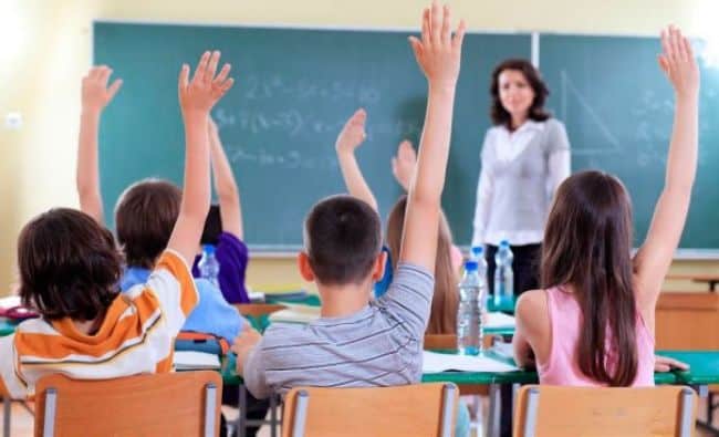 în noul an școlar, elevii vor primi o notă la purtare după fiecare modul de curs