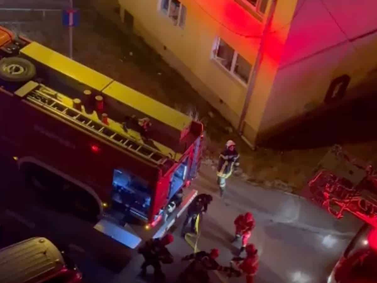 incendiu pe strada oașa din sibiu de la o lumânare uitată aprinsă (video)