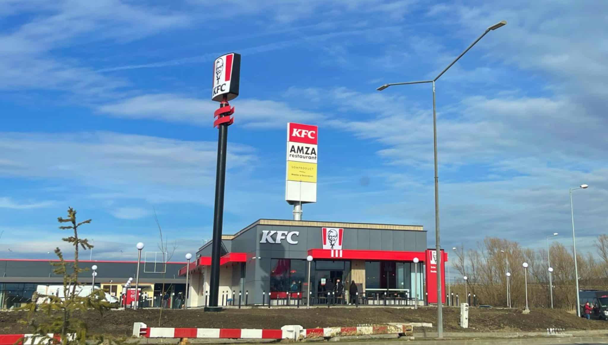 S-a deschis al patrulea restaurant KFC din Sibiu. Este al doilea de tip drive-thru (foto)