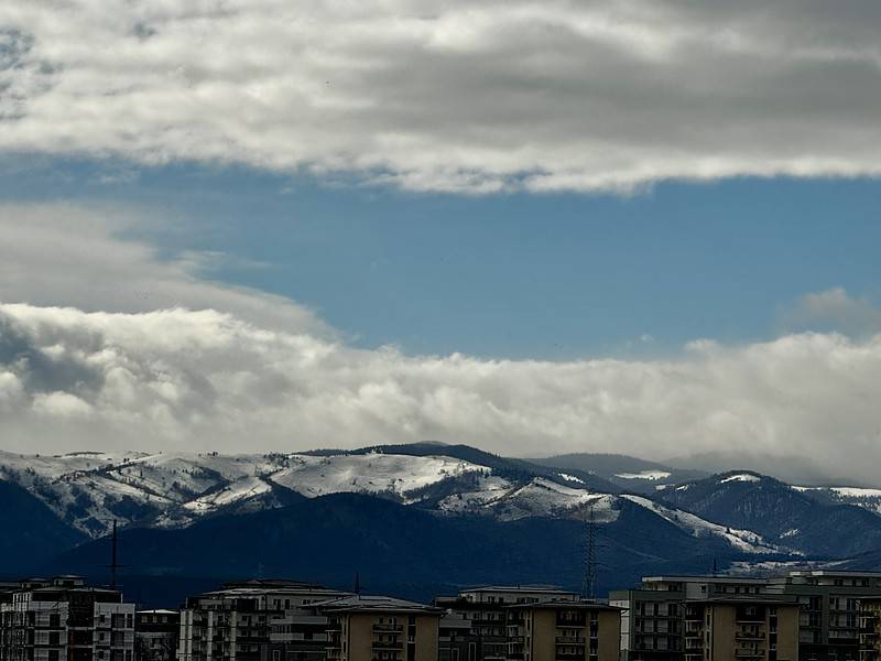 cod portocaliu de vânt puternic la munte și cod galben în restul județului sibiu. vor fi precipitații și viscol