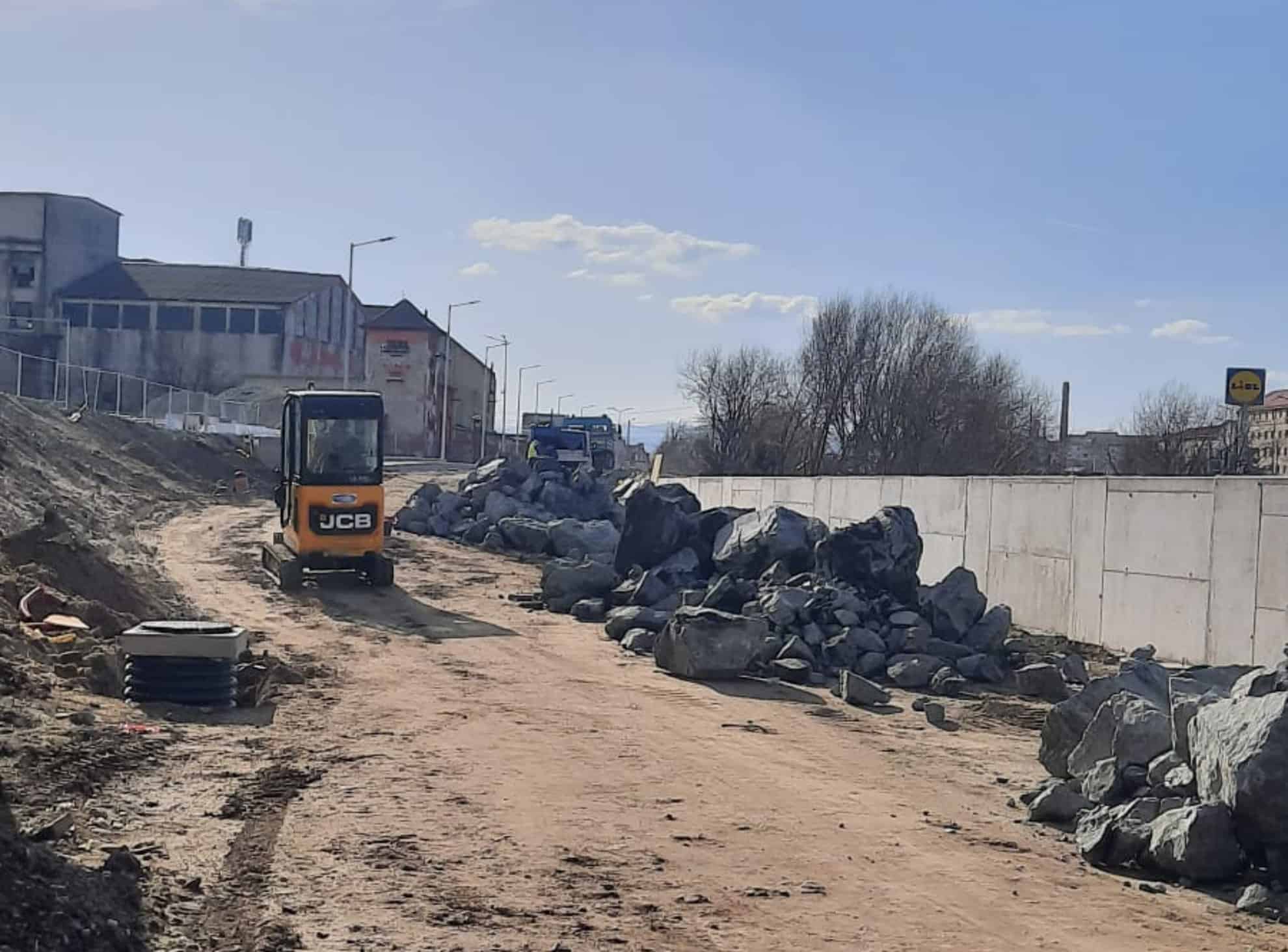 s-au reluat lucrările pe strada viitorului. când vor fi gata (foto)