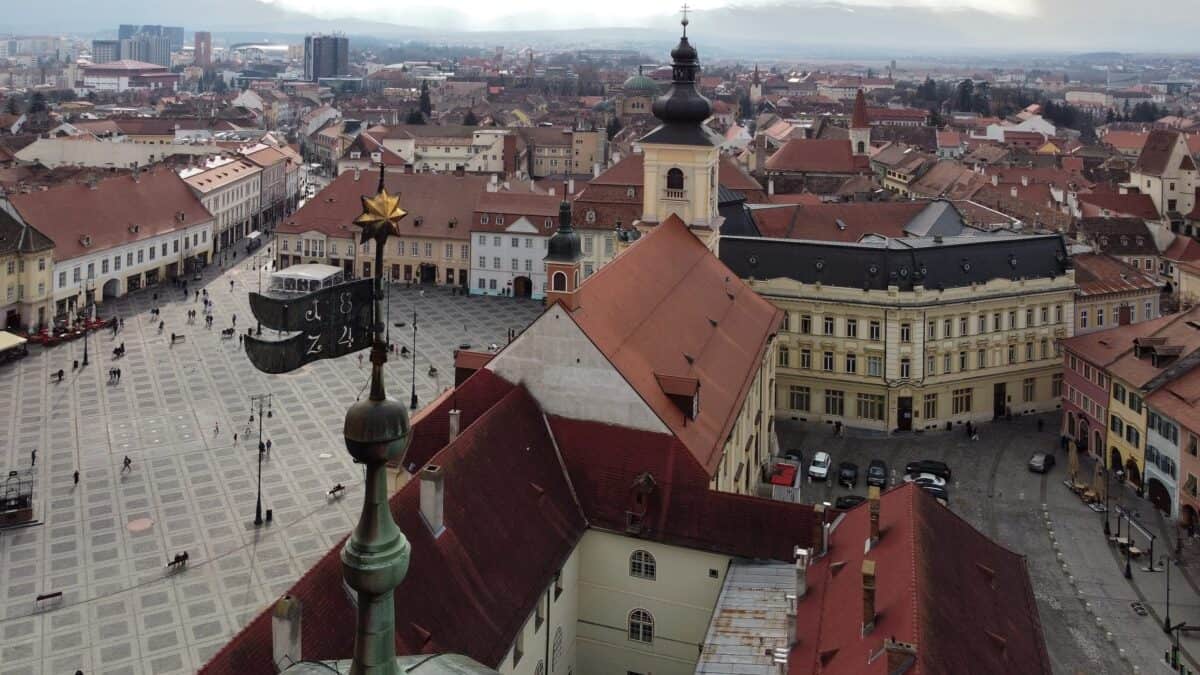 Numărul mamelor în scădere dramatică la Sibiu. Tendință vădită la o anumită categorie de femei