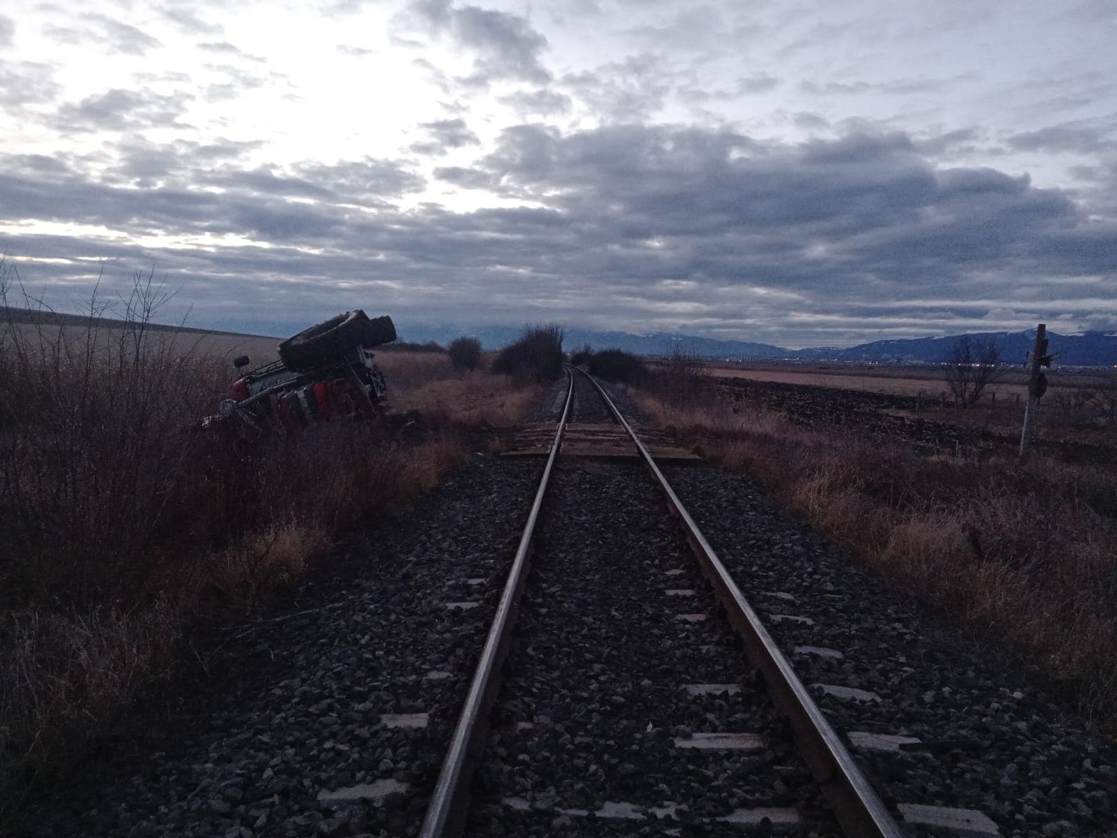 tractor lovit de tren la ocna sibiului