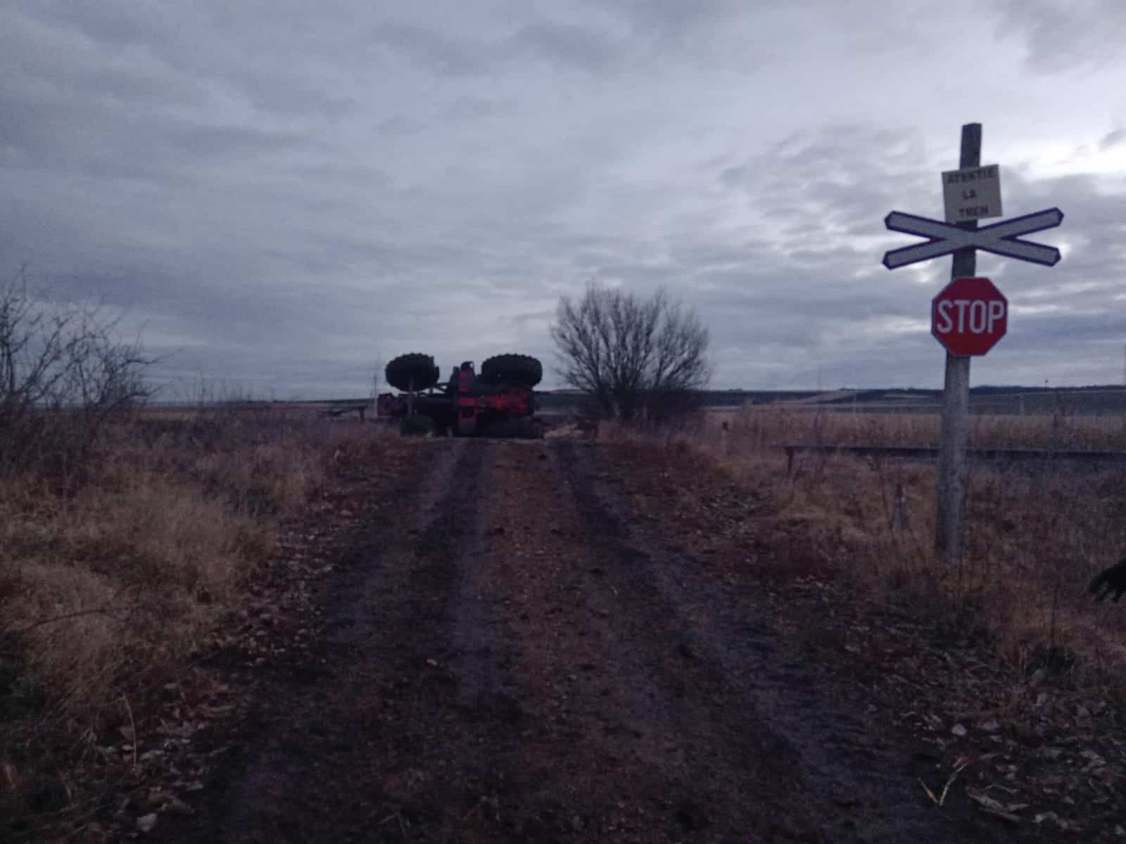 tractor lovit de tren la ocna sibiului
