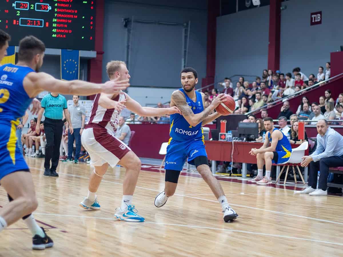 csu pierde la rapid, după ce a condus cu 16 puncte. sibiul joacă în play-off cu voluntari sau argeș