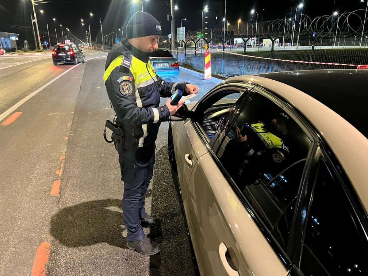 razie de amploare a polițiștilor rutieri la sibiu. zeci de șoferi amendați, iar 4 au rămas fără permis pentru alcool la volan și unul era drogat (foto)