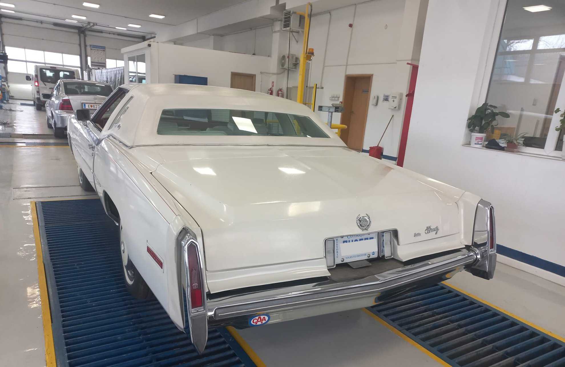 Apariție rară la RAR. Cadillac Eldorado Biarritz din 1978: ”O sufragerie pe roți” (foto)