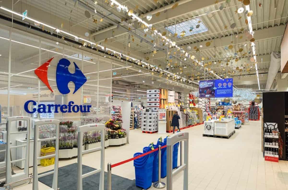 Carrefour retrage din vânzare un sortiment de brânză din cauza suspiciunii de prezență a bacteriei de E. coli