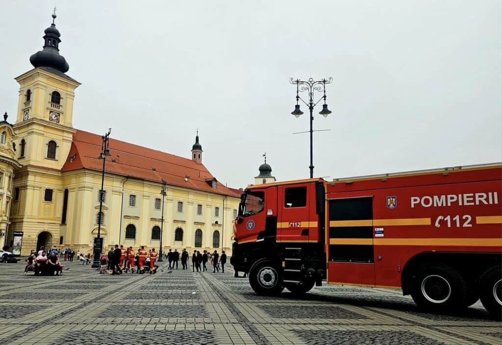 reacție ultra rapidă în situații critice la sibiu: isu a prezentat motocicletele de intervenție smurd