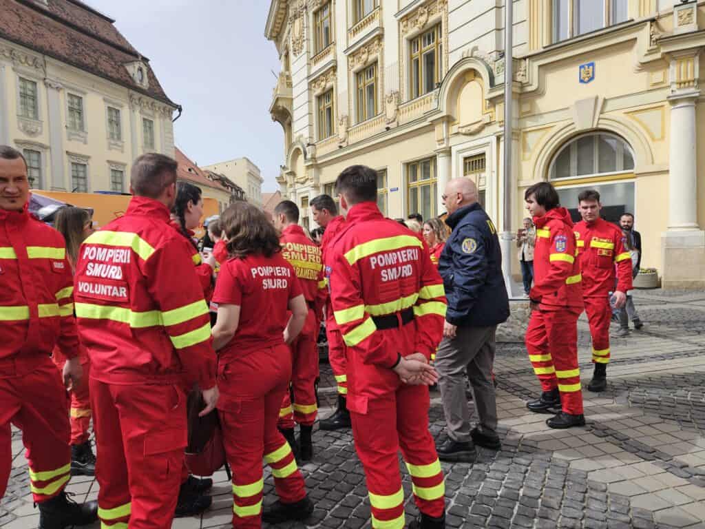 reacție ultra rapidă în situații critice la sibiu: isu a prezentat motocicletele de intervenție smurd