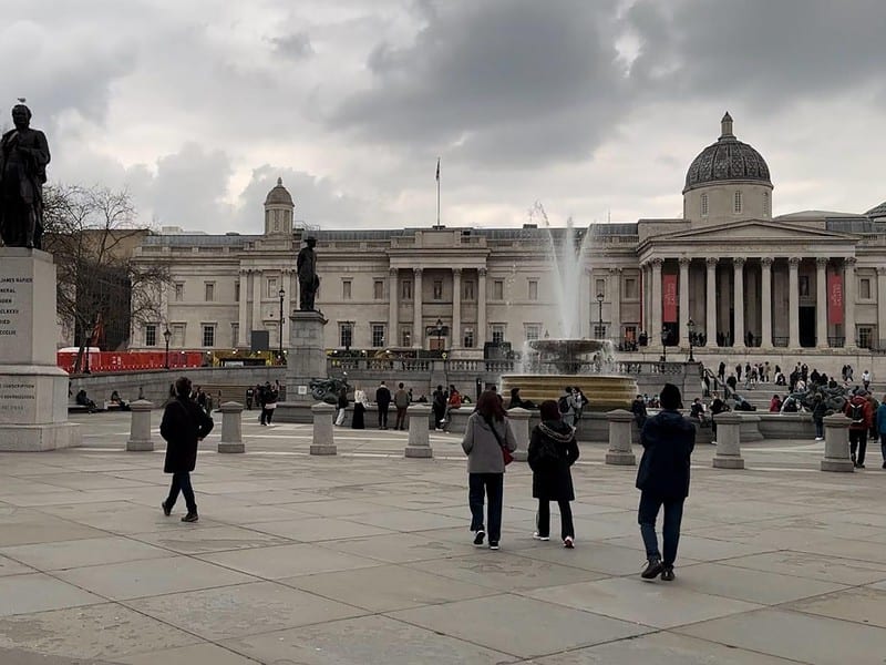 o româncă în bătălia pentru trafalgar square. anda ursuța a intrat în finala unei prestigioase competiții internaționale de sculptură (reportaj video)