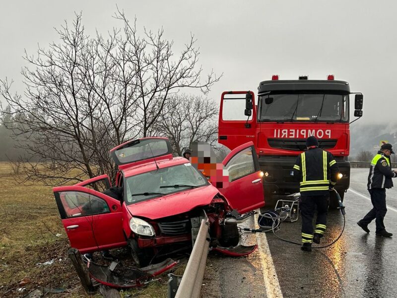 șofer din sibiu implicat într-un accident mortal, la tulnici. pasagerul a murit (foto)