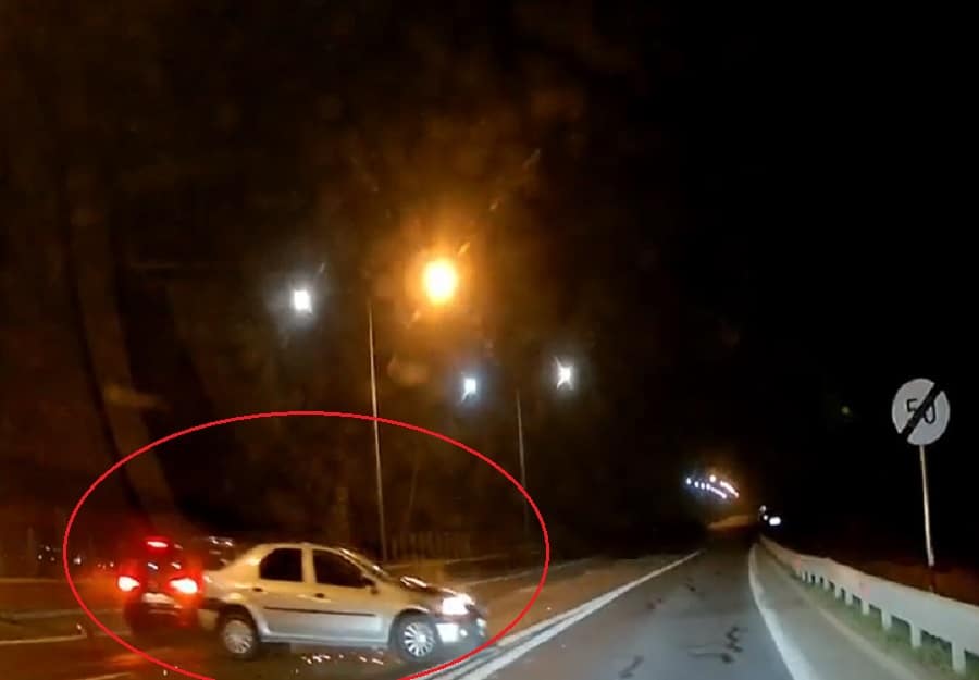 Accident la ieșirea de pe autostrada A1 spre Agnita. Un șofer a vrut să întoarcă în loc nepermis (video)