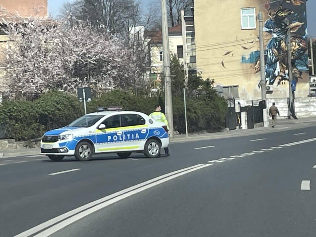 accident pe strada bâlea. bărbat lovit de o mașină pe trecerea de pietoni (foto)