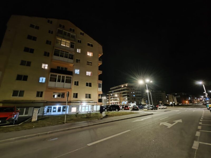 locatarii dintr-un bloc din ștrand, exasperați de lătratul câinilor de pe câmp. „ne-am gândit să ne mutăm”