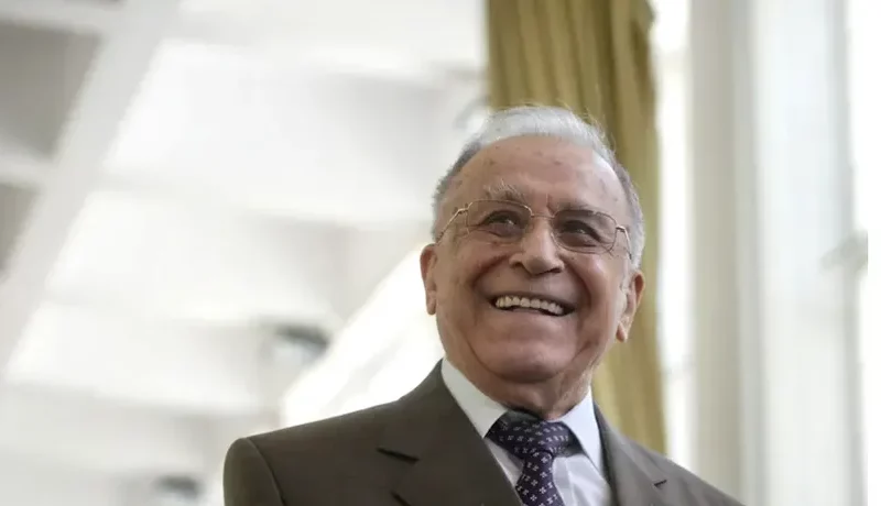 ion iliescu despre meme-urile cu el de pe internet: ”pe unele le apreciez, atâta timp cât au umor”