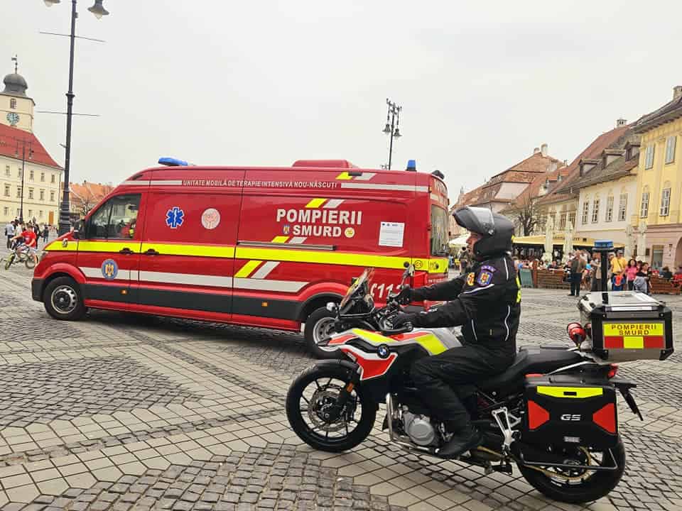 reacție ultra rapidă în situații critice la sibiu: isu a prezentat motocicletele de intervenție smurd