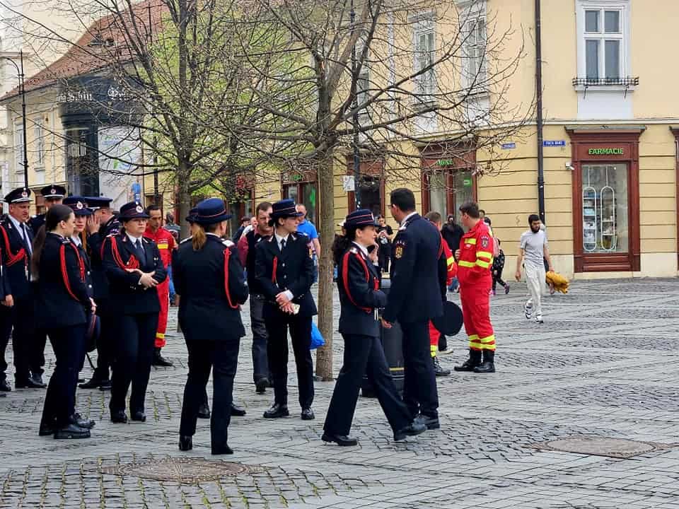 reacție ultra rapidă în situații critice la sibiu: isu a prezentat motocicletele de intervenție smurd