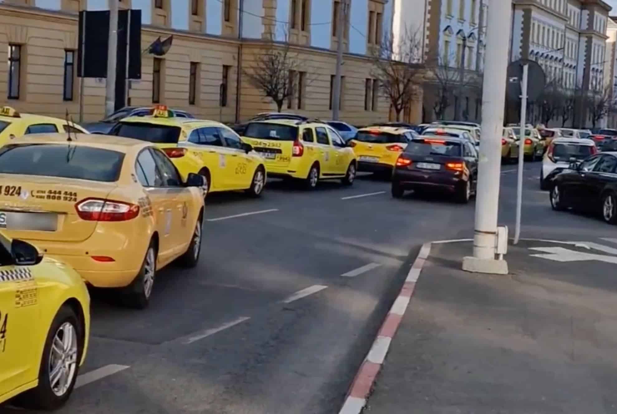 Taximetriștii protestează pe străzile din Sibiu. Timp de mai multe zile, fără a bloca traficul