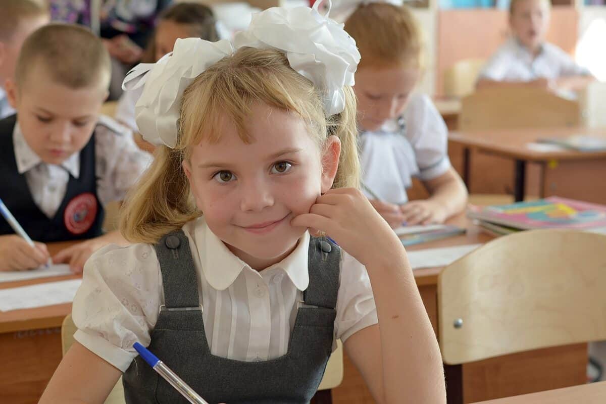 au început înscrierile pentru clasele pregătitoare la șelimbăr. peste 200 de locuri puse la dispoziție