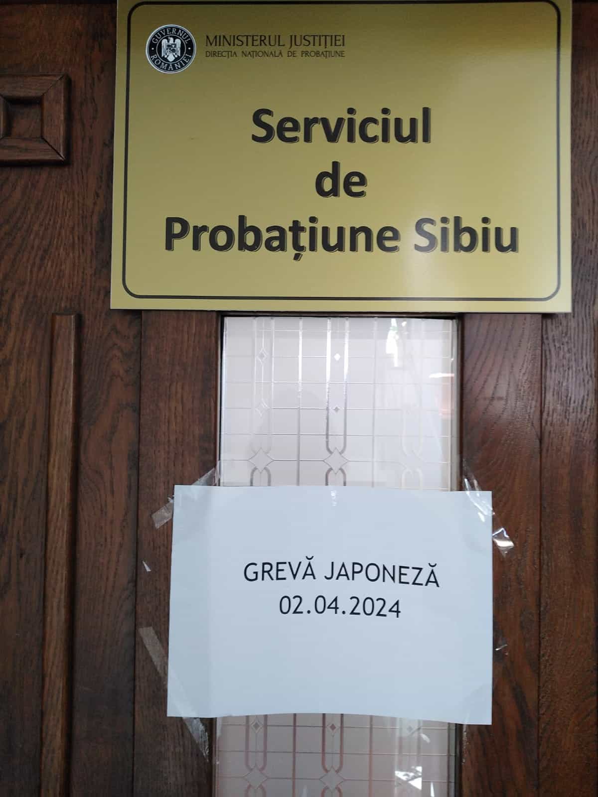 Trei angajați de la Serviciul de Probațiune din Sibiu au intrat în greva foamei: „De 4 luni muncim pe datorie”