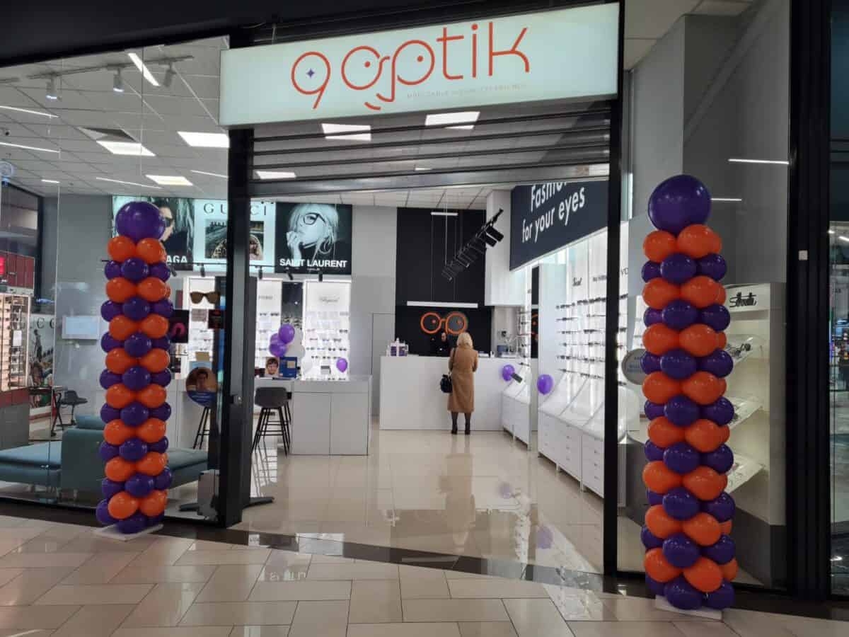 reduceri egale cu vârsta pentru rame de ochelari și discount de 21% la lentile. doar la 9 optik