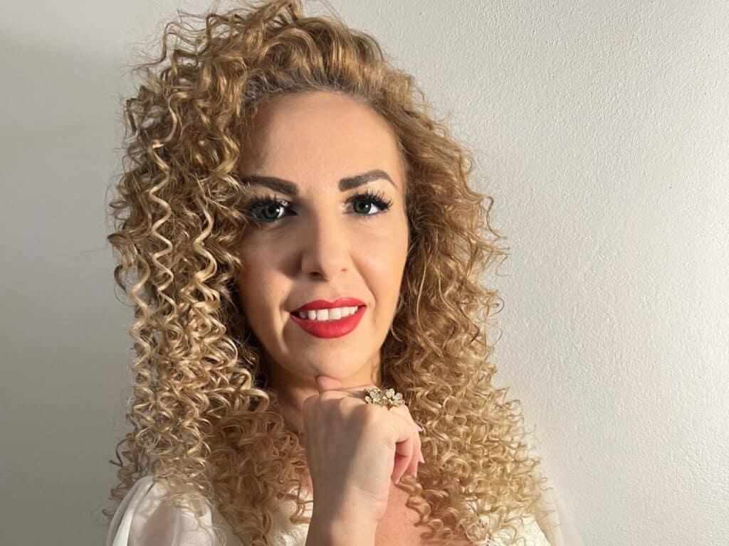 sibianca ana maria voicu reprezintă românia la concursul internațional miss transcontinental europe. „secretul frumuseții este să te iubești așa cum e (foto)